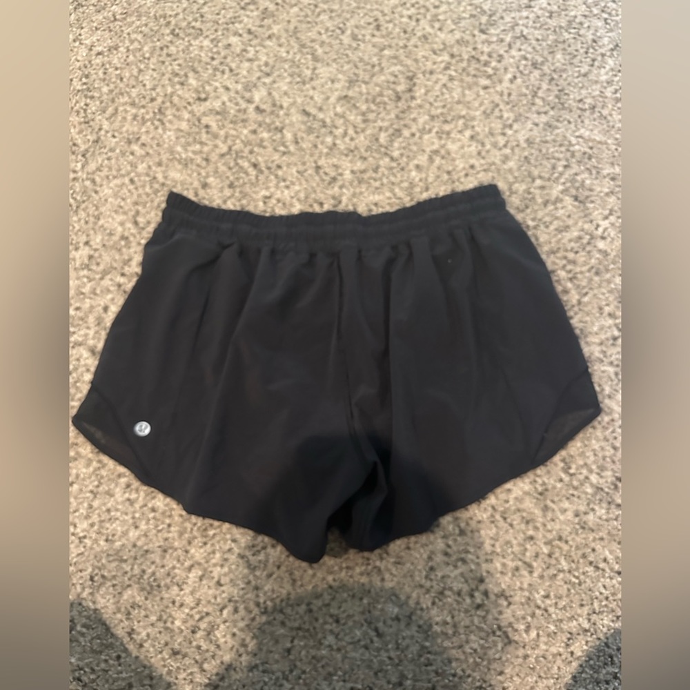 Lululemon Hotty Hot HR 4” shorts